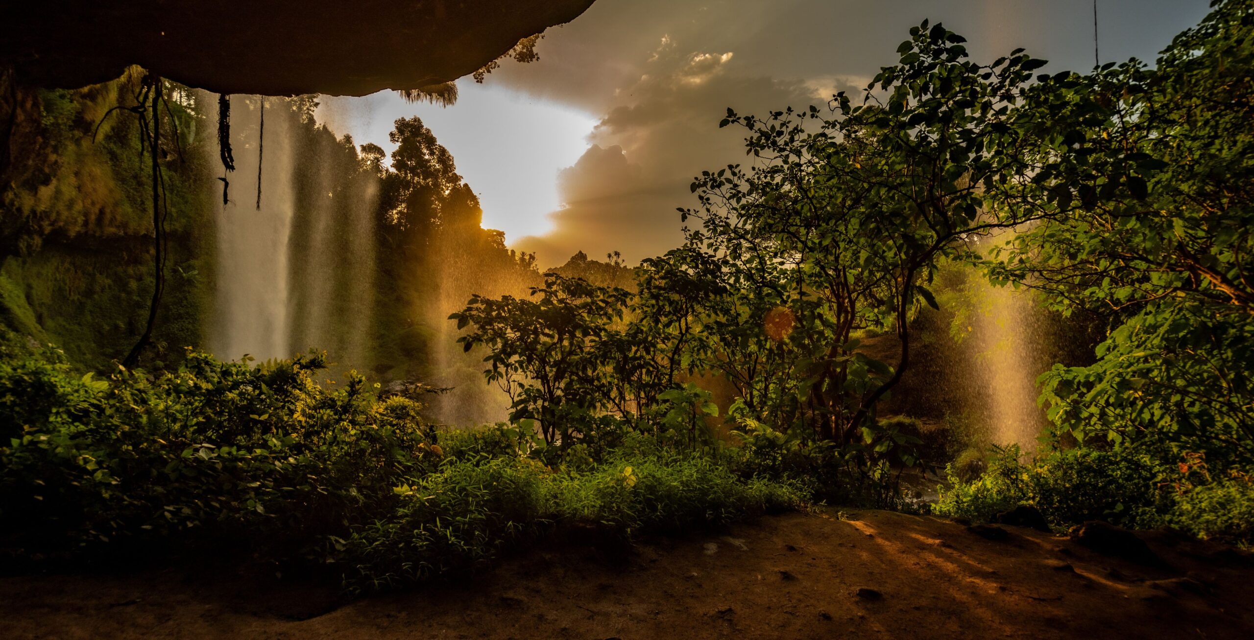 Randonnée vers les chutes de Sipi